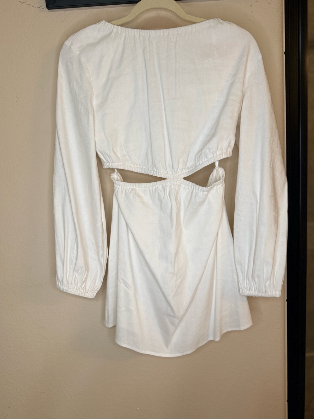 Gianni Bini White Long-Sleeve Backless Mini Dress